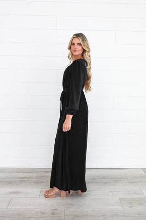 Marilyn Modest Maxi in Black