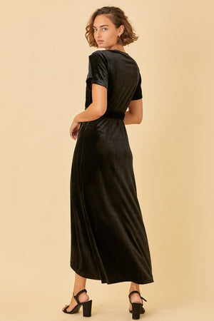 Angela Velvet Midi in Black