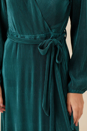 Lucia Velvet Midi in Emerald