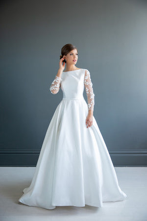 Evelyn Modest Wedding Dress