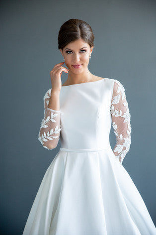 Evelyn Modest Wedding Dress