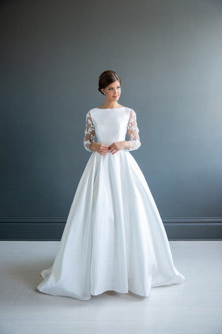 Evelyn Modest Wedding Dress